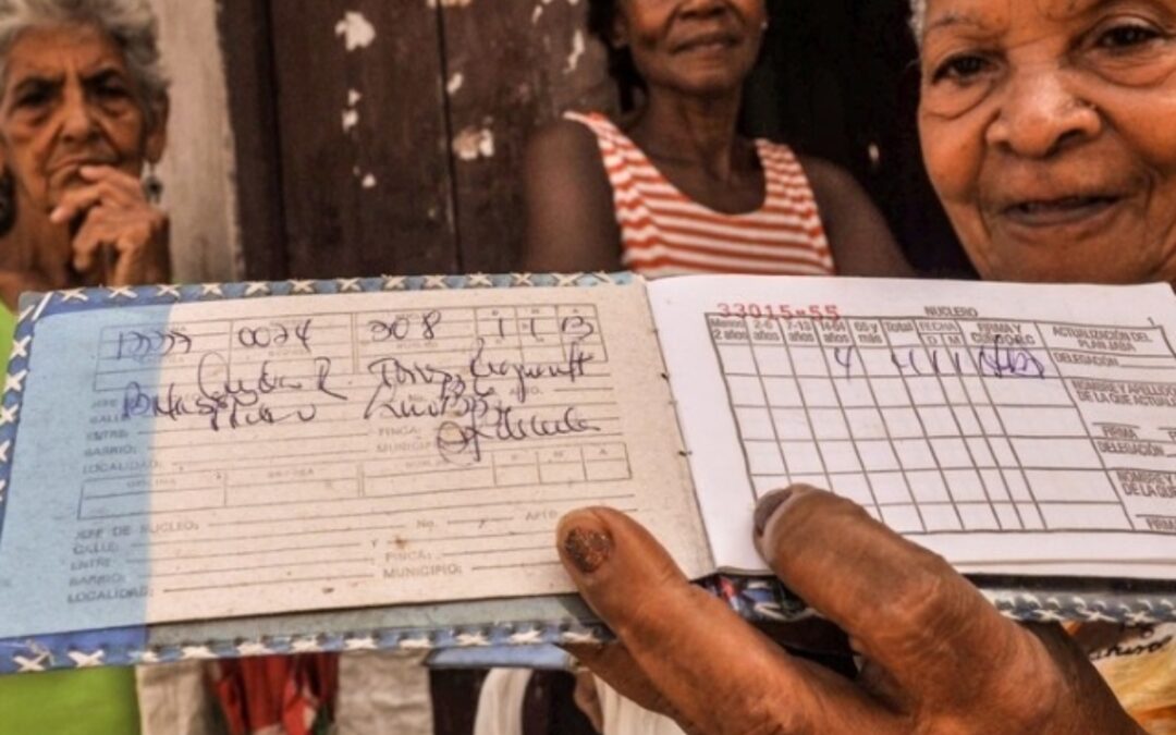 En Cuba la libreta de abastecimiento restringe también las compras en CUC