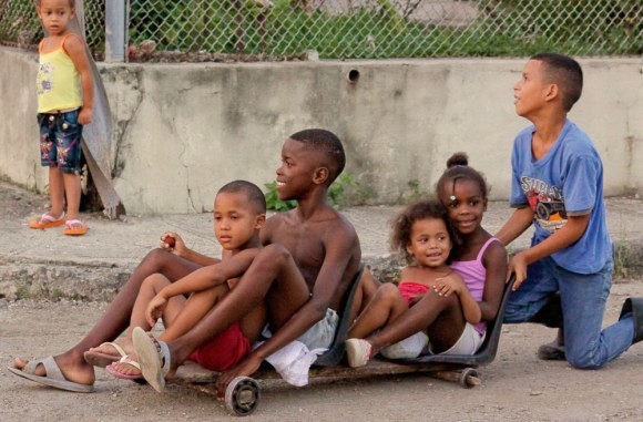 Poca producción de leche y falta de divisas apuntan a desnutrición de niños cubanos
